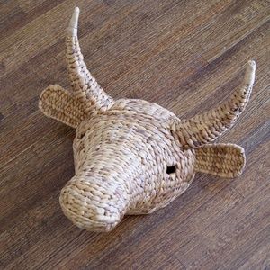 Woven Cattle Mount